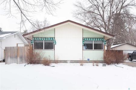 4515 CASTLE ROAD, Regina, Saskatchewan S4S 4W6, Canada