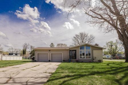 311 N Westmor Street, Spring Green, Wisconsin 53588, USA