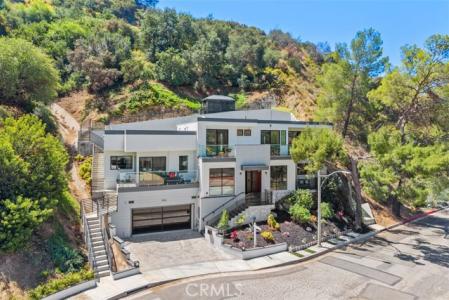 3060 Hollywell, Glendale, California 91206, USA
