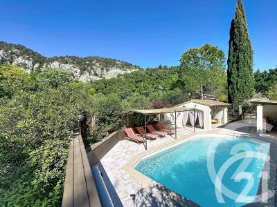 Cheval Blanc, Provence-Alpes-Côte d'Azur 84460, France