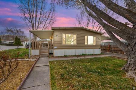 190 E NIMUE CIR, North Salt Lake, Utah 84054, USA