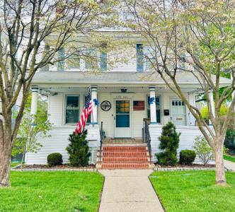 69 Grand Avenue, Rockville Centre, NY 11570, USA