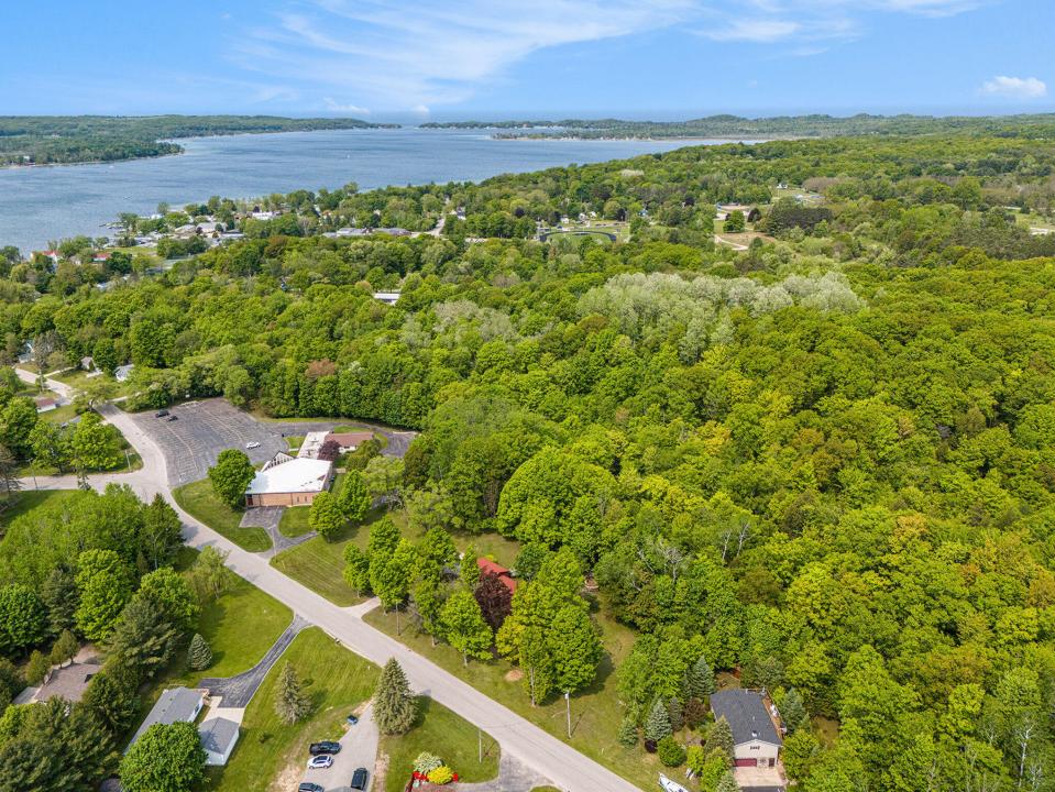 8 ACRES, 3rd Street, Onekama, Michigan 49675, États-Unis