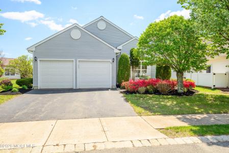 43 Rochford Drive, Manchester, NJ 08759, USA