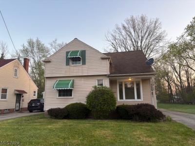13917 Wolf Avenue, Garfield Heights, Ohio 44125, USA