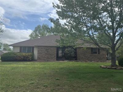 324 Lantern Lane, Lebanon, Missouri 65536, USA