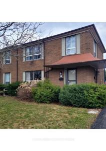 1374 CHARLES DRIVE, Burlington, オンタリオ L7P 2C9, カナダ