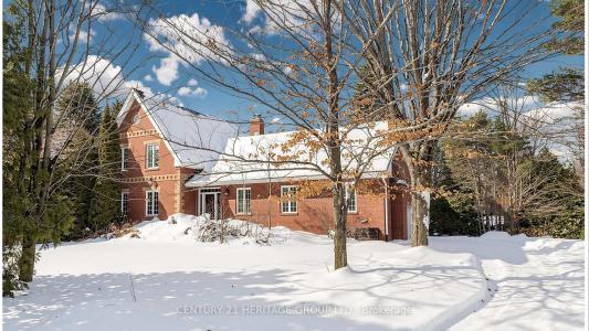 21455 WARDEN AVENUE, East Gwillimbury, Ontario L0G 1R0, Canada