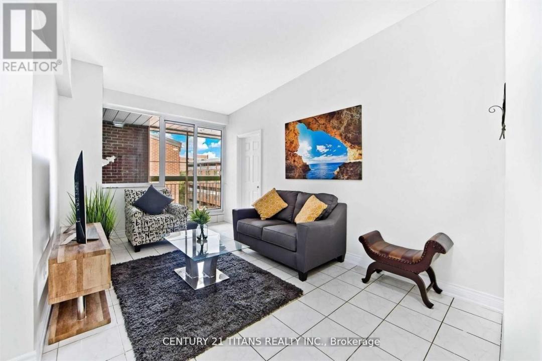 4064 LAWRENCE AVENUE EAST, Toronto (west Hill), 安大略省 M1E 4V6, 加拿大