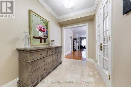 7071 BAYVIEW AVENUE, Markham (bayview Glen), Ontario L3T 7Y8, Canada