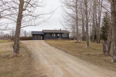 152 KEHLER DRIVE, Mitchell, Manitoba R5G 2M7, Canada