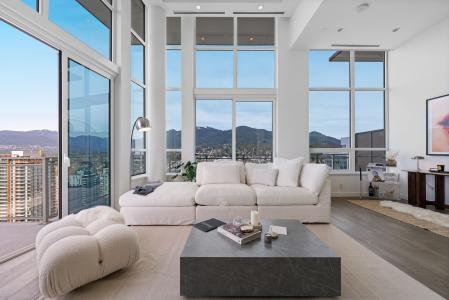 125 E 14TH STREET, North Vancouver, Colombia Británica V7L 0E6, Canadá
