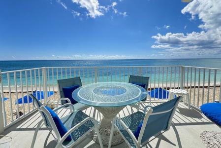 CAYMAN REEF | OCEANFRONT CONDO | 1 BED/1 BATH ALL INCLUSIVE | 6 MONTHS RENTAL, West Bay, Grand Cayman, 開曼群島