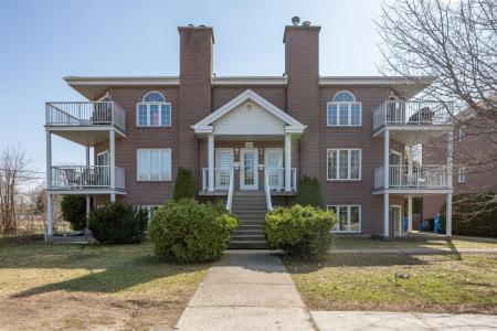 560  20e Avenue, Deux-Montagnes, Quebec J7R 7E9, Canada