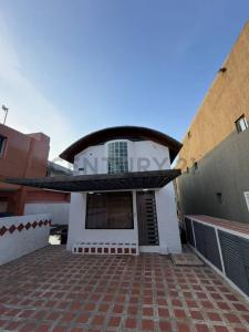 Av. Principal Daniel Camejo Octavio 260, Lechería, Anzoategui 6016, Venezuela