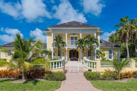 28 Ocean Club Estates, Bahamas