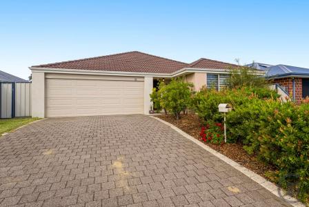 18 Medinah Street, Meadow Springs, WA 6210, Australia