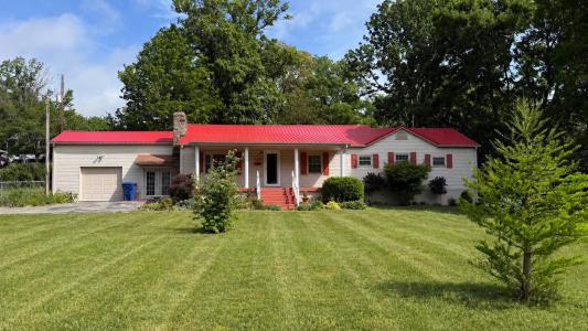128 Cherry Road, Berea, Kentucky 40403, USA