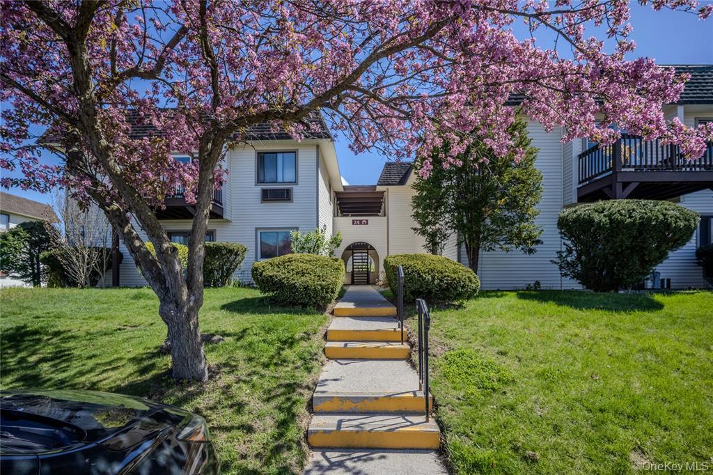24 Village Park Dr, Unit 1F, Fishkill, New York 12524, USA