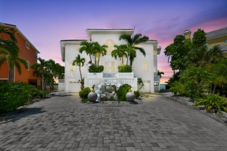 1021 Symphony Isles Blvd, Apollo Beach, Florida 33572, USA