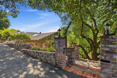 15540 Armsby Ln, Morgan Hill, California 95037, USA