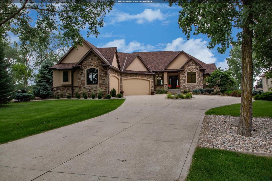 858 E Sawgrass Trail, Dakota Dunes, South Dakota 57049, USA