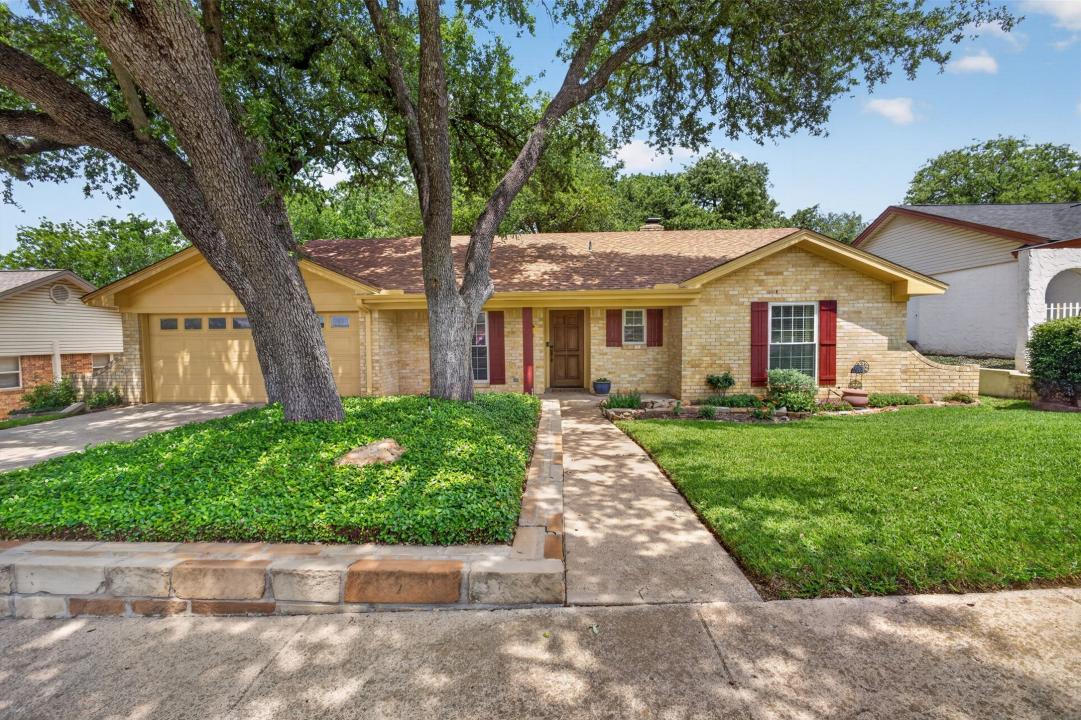 937 Harwood Terrace, Bedford, Texas 76021