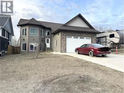 10904 108 AVENUE, Fort St. John, British Columbia V1J 0J3, Canada