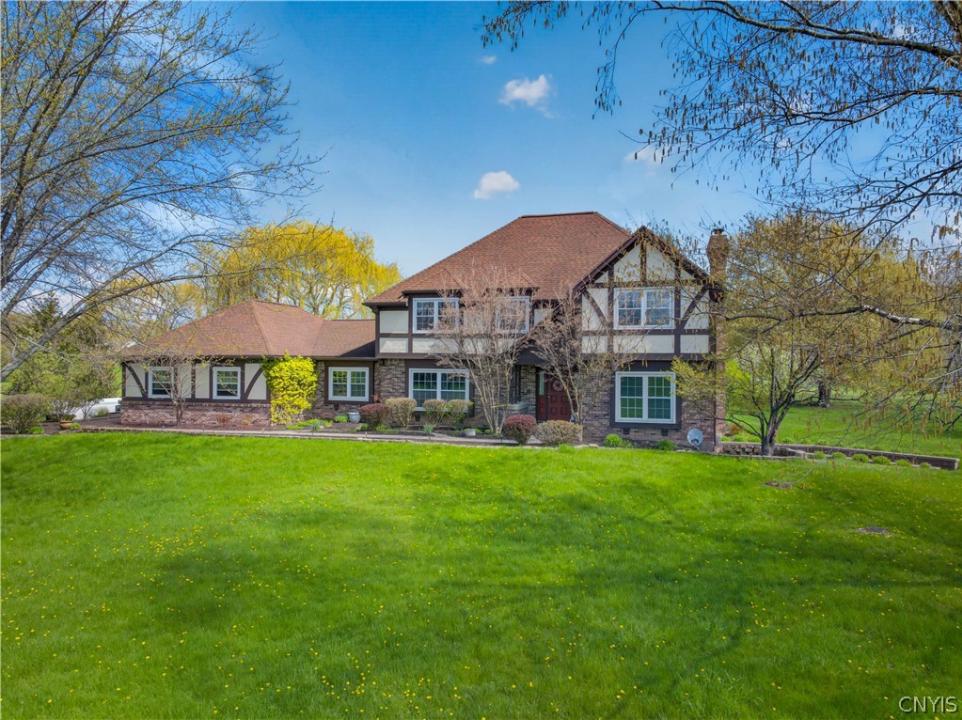 5 Poinciana Drive, Pittsford, New York 14534, USA