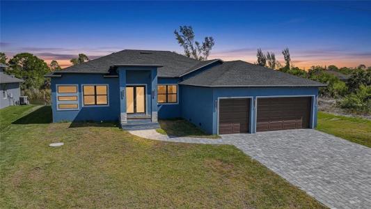 15096 Lakeland Circle, Port Charlotte, Florida 33981, USA