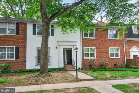 2812 S Wakefield Street , D, Arlington, Virginie 22206, États-Unis
