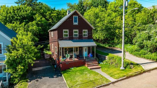 807 E Montezuma, Houghton, Michigan 49931, États-Unis