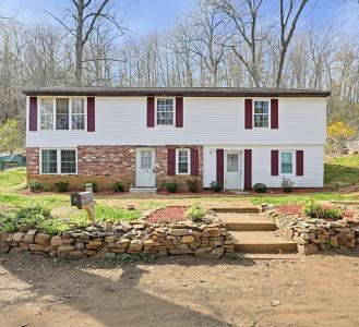 124 Old County Road, Holland, Massachusetts 01521, États-Unis