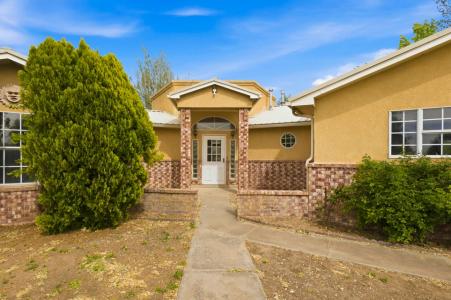 9 Blackberry Lane, Los Lunas, 新墨西哥州 87031, 美国