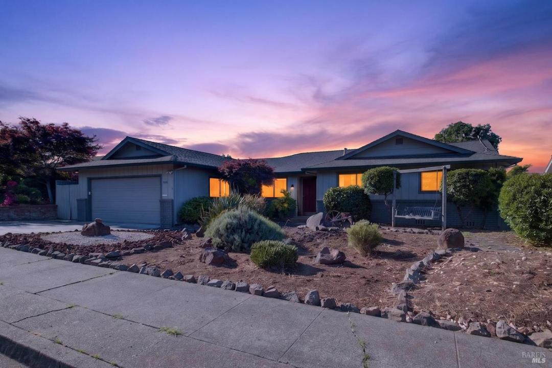 5540 Mulberry Dr, Santa Rosa, California 95409
