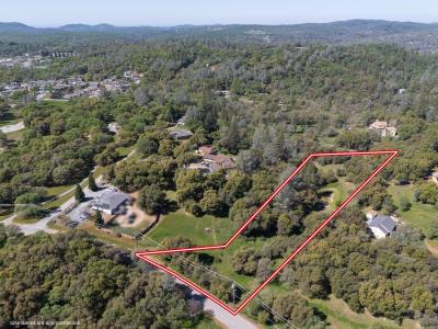 22674 W Hacienda Drive, Grass Valley, California 95949, USA