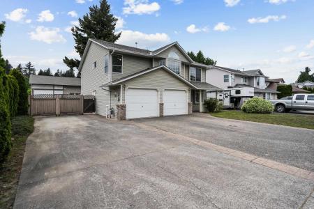 44662 CUMBERLAND AVENUE, Chilliwack, British Columbia V2R 3B6, Canada