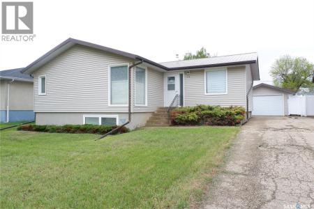 116 EMPIRE PLACE, Assiniboia, Saskatchewan S0H 0B0, Canada