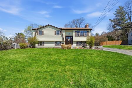 4 Percheron Circle, Nashua, NH 03062, USA