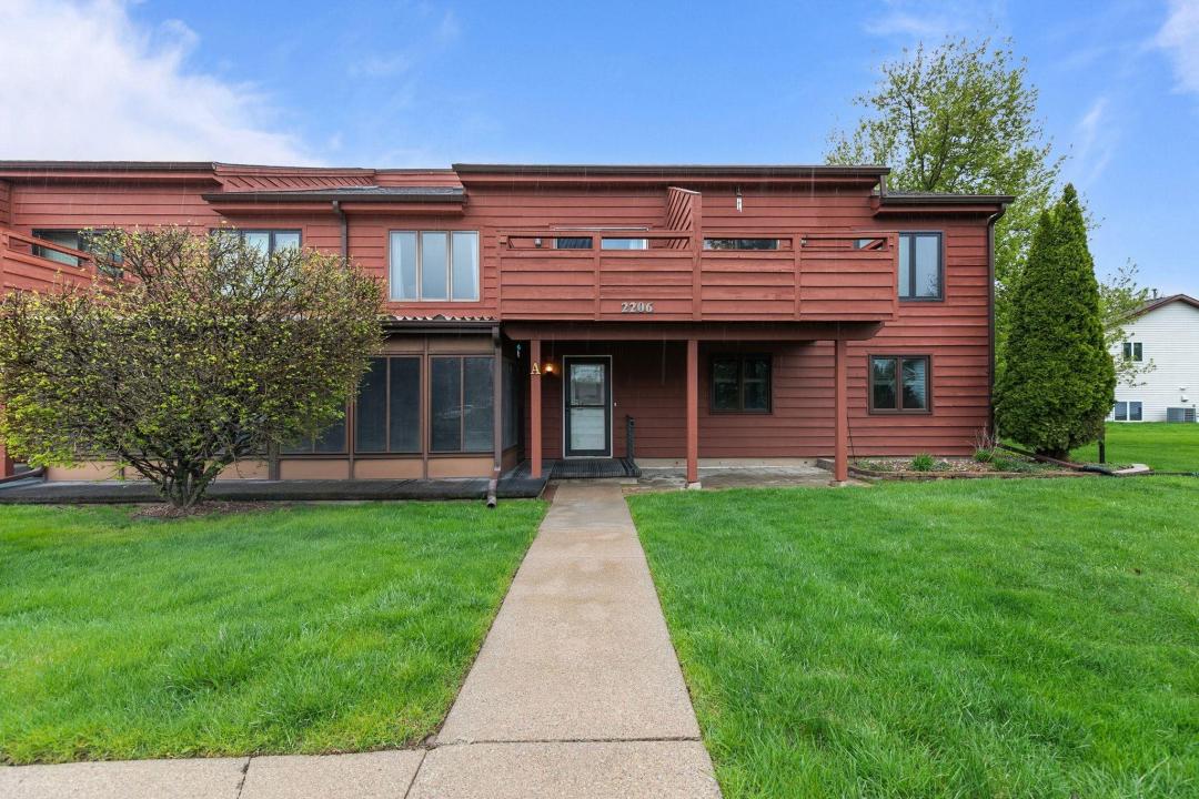 2206 Meadowbrook Court , A, Oshkosh, Wisconsin 54904
