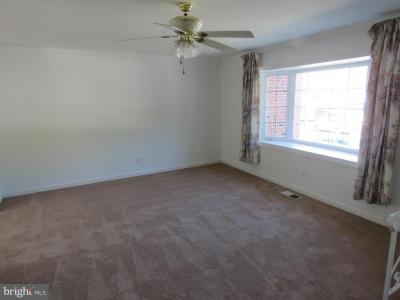 12839 Elnora Road, Philadelphia, Pennsylvania 19154, USA