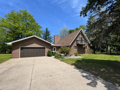 1035 Cantabrian, Lake Isabella, Michigan 48893, USA