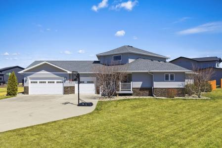 505 7th Ave SW, Surrey, ND 58785, USA