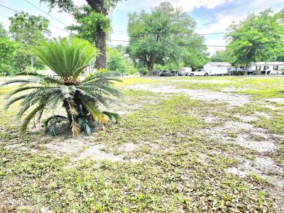 613 Old Jolly Bay Road, Freeport, Florida 32439, USA