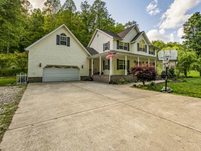 753 Little Cabell Creek Road, Ona, WV 25545, USA