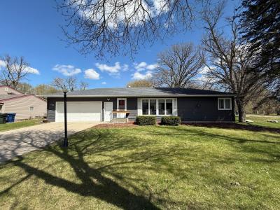 740 Springen Avenue, Fergus Falls, Minnesota 56537, USA
