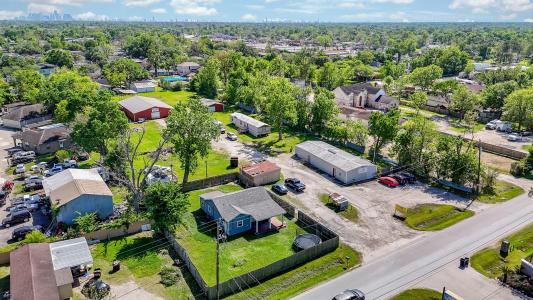 2206 Hartwick Road, Houston, Texas 77093, USA