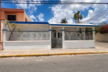 Calle 20 avenida sur entre Calle Jose María Morelos y Calle 5 Sur 400,, Cozumel, Quintana Roo 77600, Mexico