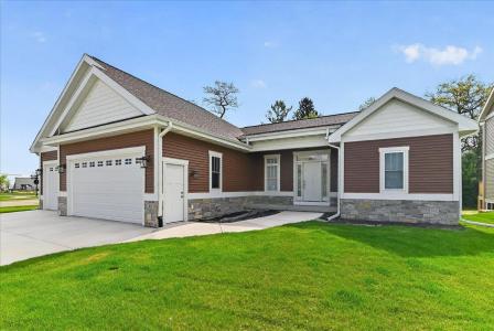 80 Oak Ridge Trail, Deerfield, Wisconsin 53531, USA