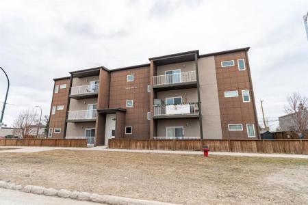 330 MAIN STREET, Selkirk, Manitoba R1A 1T1, Canadá